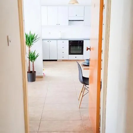 Luxury Maisonette - Ea View, Gym- 5 Min From Larnaca