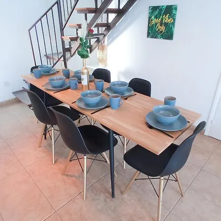 Appartement Luxury Maisonette - Ea View, Gym- 5 Min From Larnaca