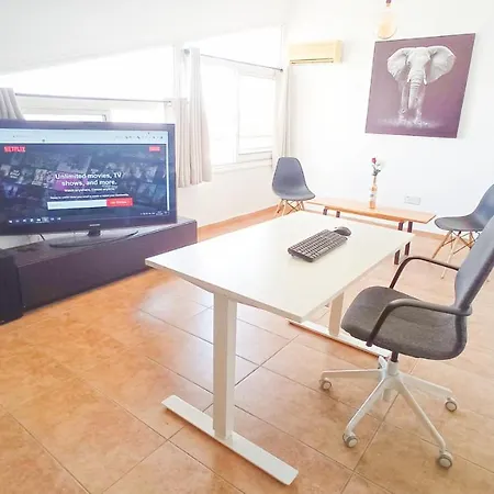 Luxury Maisonette - Ea View, Gym- 5 Min From Larnaca