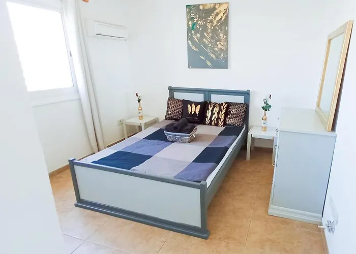 Luxury Maisonette - Ea View, Gym- 5 Min From * Lárnaca