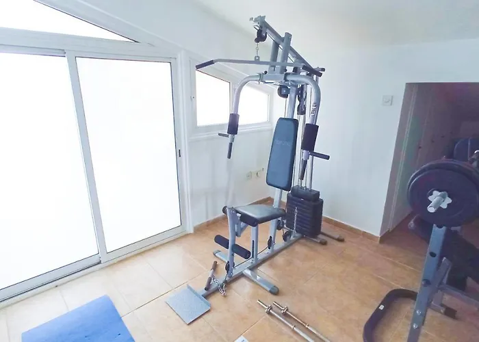 Luxury Maisonette - Ea View, Gym- 5 Min From Apartamento *