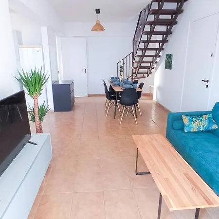 Luxury Maisonette -sea View, Netflix, Gym- 5 Min From * Ларнака