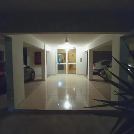 Apartman Luxury Maisonette - Ea View, Gym- 5 Min From