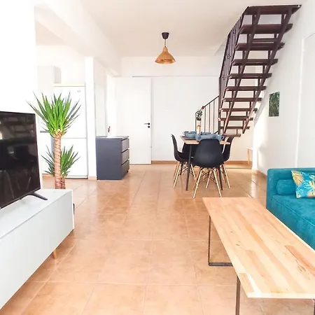 Luxury Maisonette - Ea View, Gym- 5 Min From Apartman Lárnaka