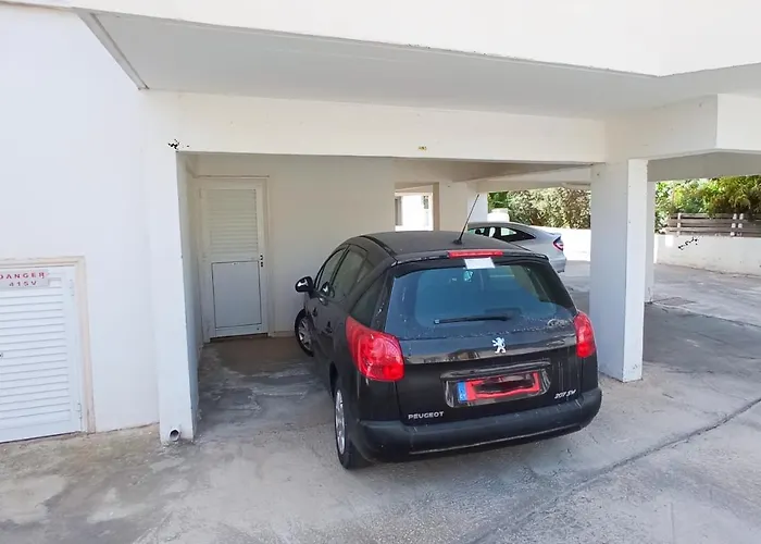 Luxury Maisonette - Ea View, Gym- 5 Min From لارنكا