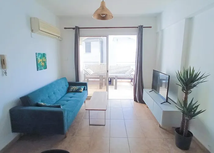 Luxury Maisonette - Ea View, Gym- 5 Min From لارنكا