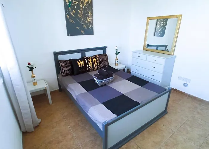 شقة Luxury Maisonette - Ea View, Gym- 5 Min From *