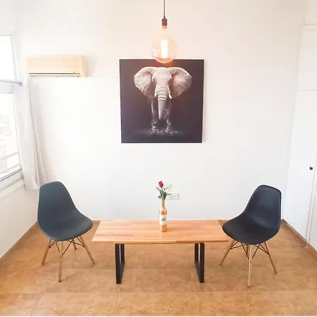 דירה Luxury Maisonette - Ea View, Gym- 5 Min From לרנקה